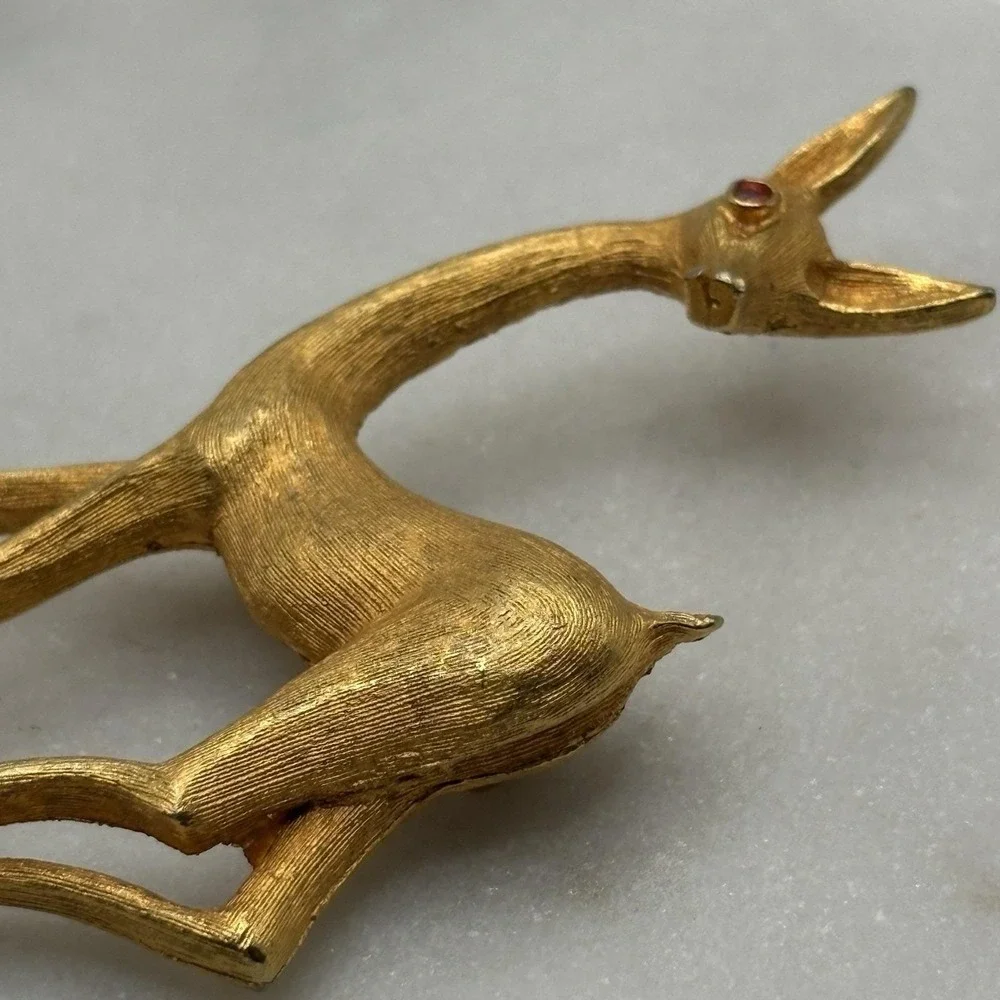 Vintage Deer Brooch Pin Brushed Goldtone Glass Eyes MCM Retro Christmas